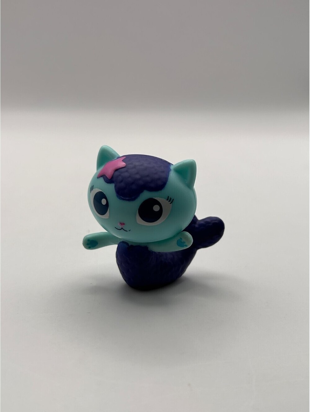 Spin Master Gabby's Dollhouse Mercat Cat Mermaid Mini Figure Teal Purple Pink